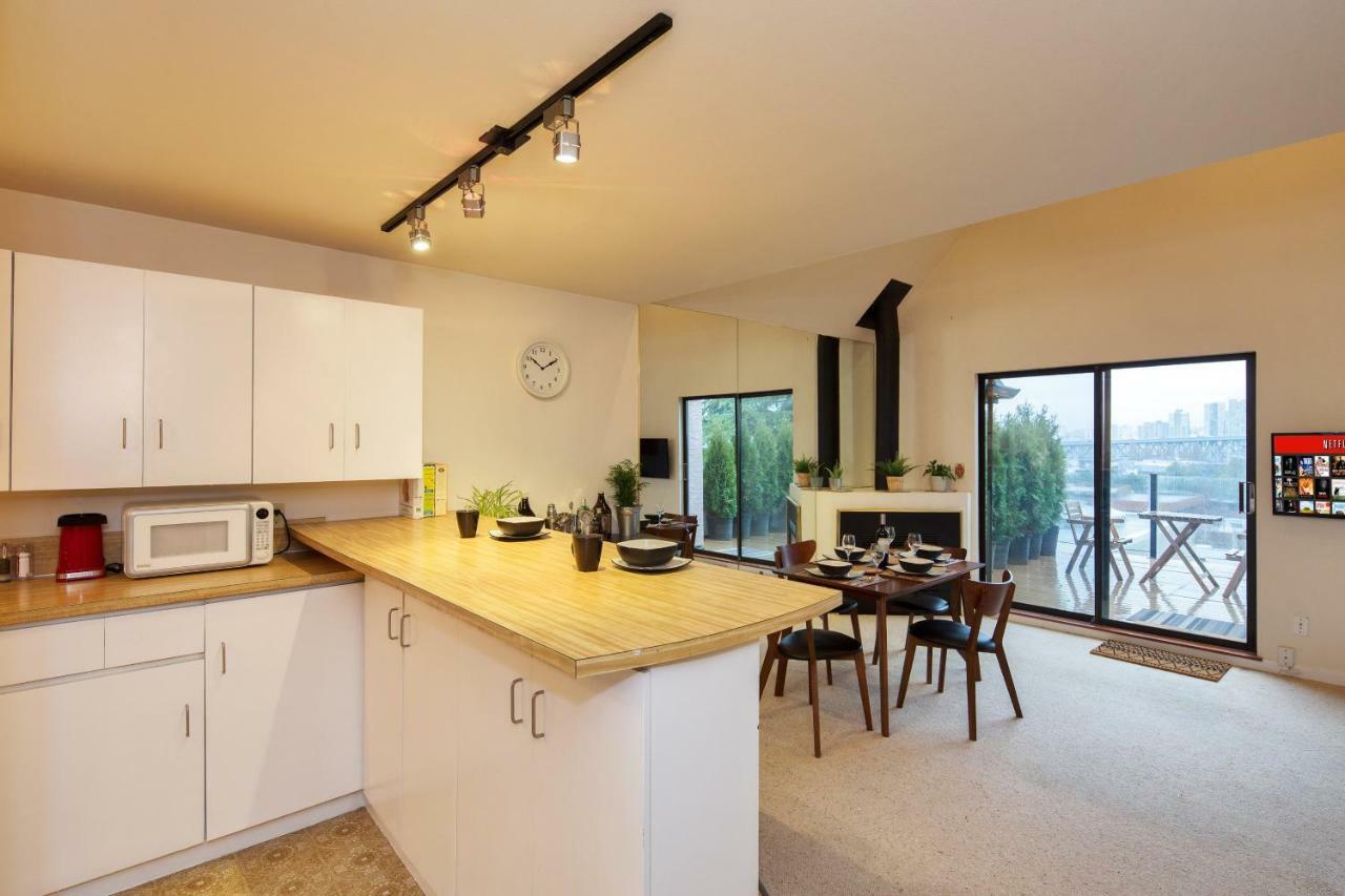 溫哥華Billion Dollar Views In A Beautiful Fairview Slopes Heritage House公寓 外观 照片